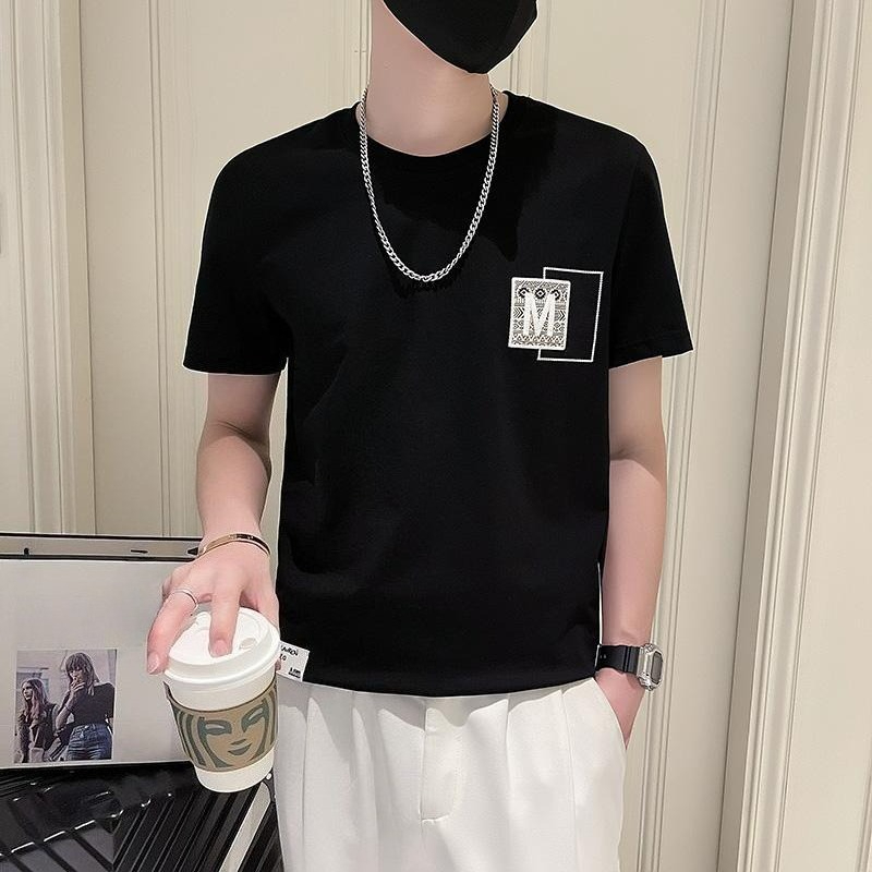 Korean Men Lifestyle - เสื้อแขนสั้นผู้ชายอินเทรนด์สำหรับฤดูร้อน สไตล์เกาหลี เท่ห์ ทันสมัย เหมาะกับไลฟ์สไตล์คนเมือง