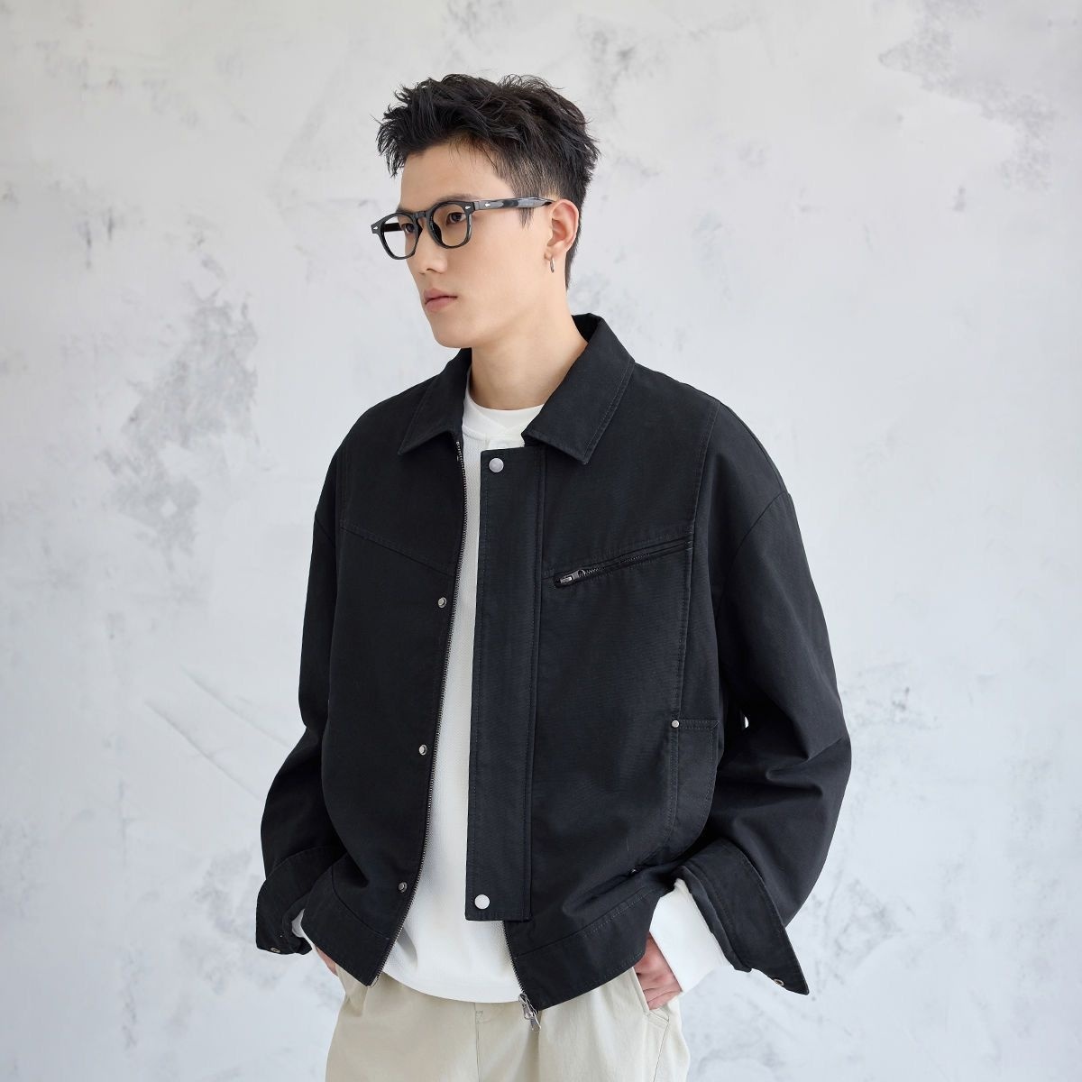 Korean Men Lifestyle - เสื้อแจ็คเก็ตผู้ชาย สไตล์เกาหลี สำหรับชีวิตในเมือง แฟชั่นแนวสตรีท ไลฟ์สไตล์กลางคืน ดีไซน์คลาสสิก